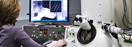 Transmission electron microscope